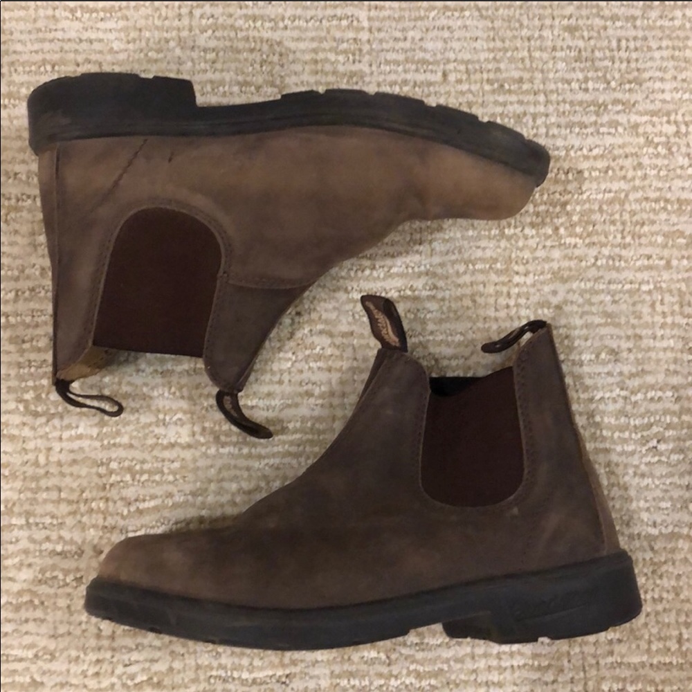 Blundstone boots (US big kids 4/US women’s 6)